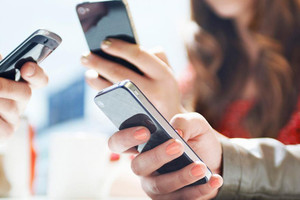 دراسة: الهواتف الذكية تضعف الفهم والتركيز