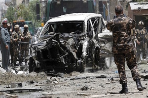 مقتل 10 أشخاص في هجوم بسيارة مفخخة شرقي أفغانستان 