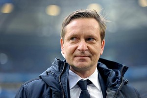 رحيل المدير الرياضي لشالكه بنهاية الموسم