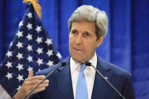 كيري يطمئن البنوك الأوروبية حول نشاطها مع إيران
