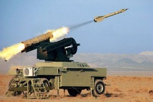 إيران تنشر صواريخ وطائرات دون طيار في مياه الخليج العربي