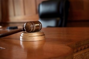 لسخريته من رئيس الدولة..زعيم المعارضة الأوغندية يواجه اتهامات بالخيانة