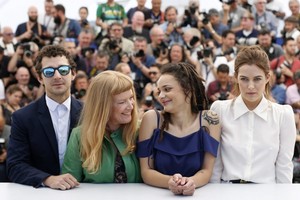 شيا لابوف يعرض فيلمه الجديد اليوم في مهرجان كان 