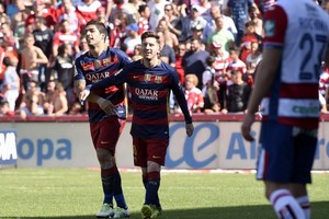 ميسي يتنازل عن دور البطولة في تتويج برشلونة