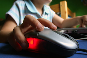 ألمانيا: المؤبد لوالدي فتاة قتلا رجلاً اشتبها بإقامته علاقة مع ابنتهما عبر 'فيس بوك'