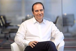 الملياردير الفرنسي كزافييه نيال يفتح جامعة مجانية في الولايات المتحدة 