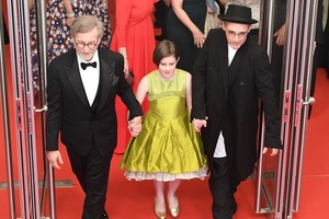 أفلام الواقع الافتراضي تصل إلى كان وسبيلبرج يدق ناقوس الخطر 