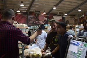 تجارب استخدام القياسات الحيوية في نظام الإغاثة في الأردن