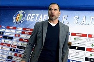 خيتافي الإسباني يجدد تعاقد مدربه لموسمين مقبلين على رغم هبوطه للدرجة الثانية