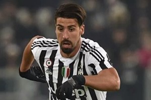 خضيرة يغيب عن نهائي كأس إيطاليا للإصابة