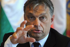 رئيس وزراء المجر: بروكسل لن تفوز في أي معركة مع بولندا