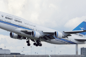 'هل أنت مسلم أم لا'؟... تُخلي طائرة بالكويت للاشتباه براكب ينتمي لـ «داعش»