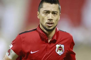 تاباتا يفوز بجائزة أفضل لاعب في الدوري القطري