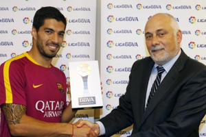 سواريز يفوز بجائزة لاعب الشهر في الليغا