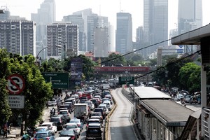 مقتل ستة وإصابة أربعة إثر ثوران بركان في إندونيسيا