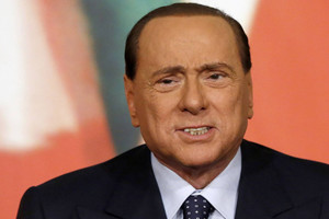 بيرلسكوني: أريد أن أبقى رئيسًا!