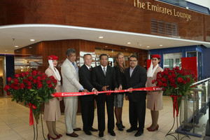 'طيران الإمارات' تفتتح صالة خاصة بركابها في مطار كيب تاون
