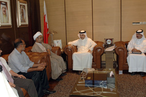 الجودر يستقبل النائب الماجد ويؤكد حرص الوزارة على دعم الشباب والرياضة في منطقة القرية