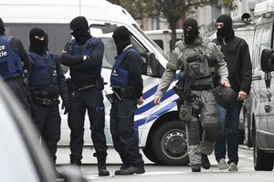 شرطة بلجيكا تعتقل أربعة للاشتباه في انتمائهم لجماعة إرهابية