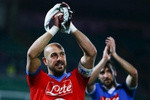 حارس نابولي يعرض نفسه على برشلونة