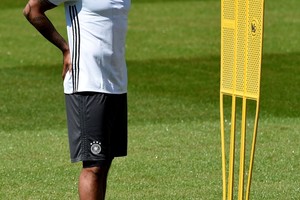 بواتينغ مدافع ألمانيا يشكك في إمكانات انجلترا