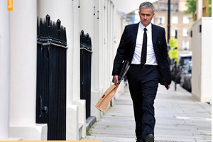 الرياضة... ما هو تعليقك على الصورة... مورينهو في طريقه لمانشستر يونايتد