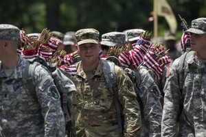 الجنود الأميركيون في سورية يتلقون أوامر بإزالة شارة وحدات حماية الشعب الكردية   