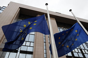 مسح: المؤيدون لبقاء بريطانيا بالاتحاد الأوروبي يتقدمون 5 نقاط