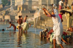 الهند تدرس إمكانية إيصال 'مياه الغانج' عبر البريد