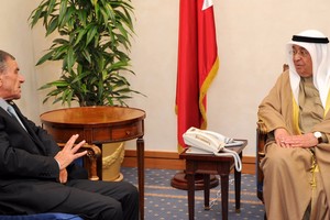 محمد بن مبارك يستقبل السفير الجزائري    