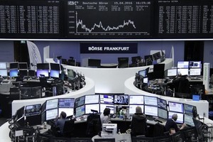 أسهم أوروبا تفتح مستقرة قبيل اجتماع المركزي الأوروبي