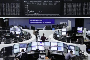 قطاع السلع الأولية يقود أسهم أوروبا للارتفاع