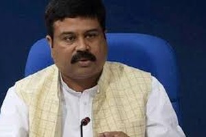 وزير النفط الهندي: أرامكو السعودية حريصة على تسويق الوقود في الهند