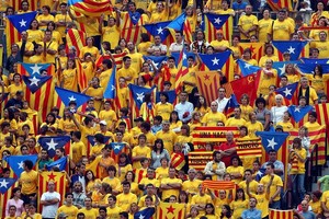 علم كاتالونيا يكلف برشلونة 150 ألف يورو