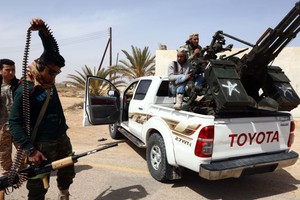 'عاصمة الخلافة' محاصرة... ومقاتلون خليجيون يفرون إلى ليبيا