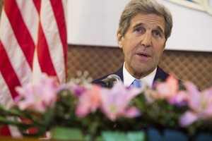 كيري يحذر الصين بشأن إقامة منطقة للدفاع الجوي لبحر الصين الجنوبي