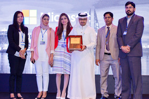 نواف عبدالرحمن يستعرض المشاريع الإبداعية الإلكترونية باللجنة الأولمبية