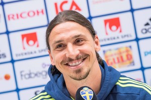 مانشستر يونايتد وقّع مع زلاتان والإعلان الرسمي قبل انطلاق يورو 2016!