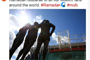 مانشستر يونايتد يهنىء المسلمين بشهر رمضان