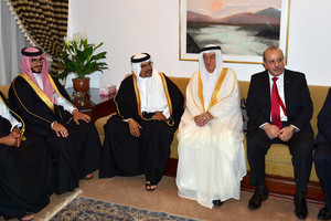 بالصور... سمو ولي العهد يزور مجلس خالد عبدالرحمن المؤيد‎