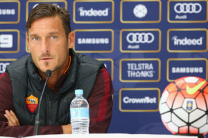 روما يجدد عقد توتي لموسم أخير