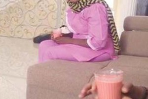 إماراتية تقدم «خادمتها» هدية وتثير الغضب