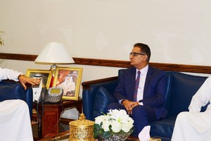 وكيل وزارة العمل يستعرض مشاريع تحسين الأجور و'التعطل'