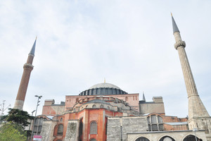 سجال حول رفع الأذان من آيا صوفيا في شهر رمضان