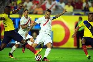 بيرو تفلت بنقطة التعادل والإكوادور تعزز آمالها في كوبا أميركا