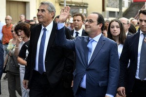 هولاند يطالب المضربين بتحمل مسؤولية اضطراب بطولة كأس أمم أوروبا