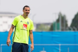 إبراهيموفيتش: لا ينبغي الاستهانة بالمنتخب السويدي في يورو 2016