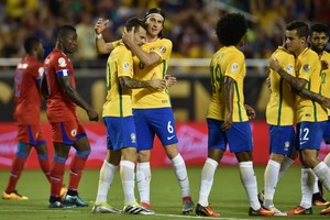 السامبا تستعيد الثقة بسباعية في مرمى هايتي