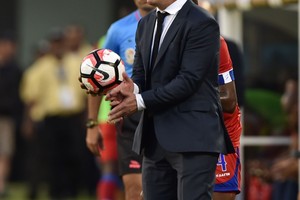 دونغا يرفض الربط بين اكتساح هايتي والهزيمة الثقيلة في المونديال البرازيلي