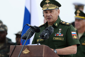 وزير الدفاع الروسي يصل طهران للاجتماع مع نظيريه الايراني والسوري